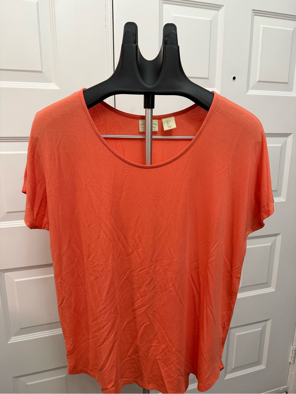 Women's Coral Scoop Neck Short Sleeve Tee